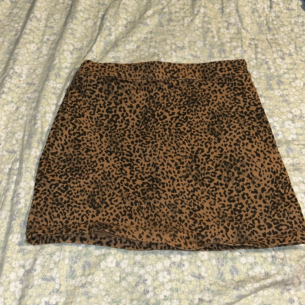 Forever 21 stylish cheetah print skirt